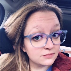 Meet your Posher, Casey